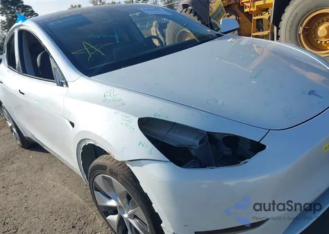 2022 Tesla Model Y Long Range Dual Motor All-Wheel Drive from USA, damaged, VIN 7SAYGDEE2NF319289